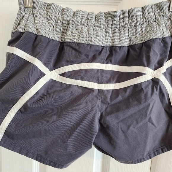 Lululemon run shorts - Picture 4 of 5